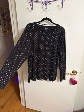 😻 2X Croft & Barrow Black Polka Dot Long Sleeve Top